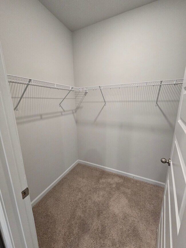 Building Photo - 4828 Southwind Rd