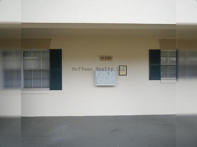 Building Photo - Lakefront Condo in Carrollwood!