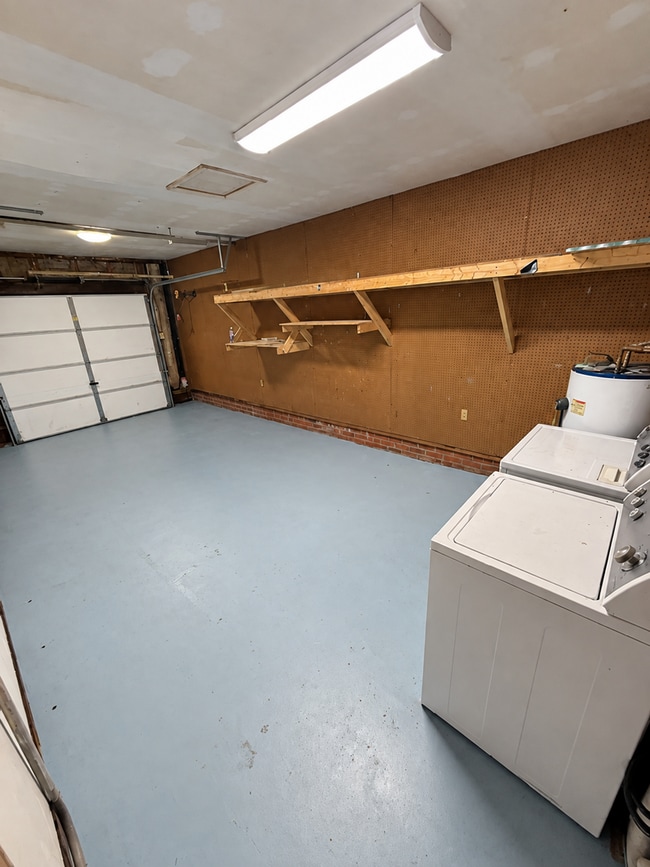 Building Photo - 118 W Dogwood Dr