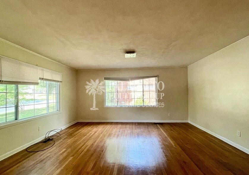 Building Photo - 2409 W Cornwallis Dr