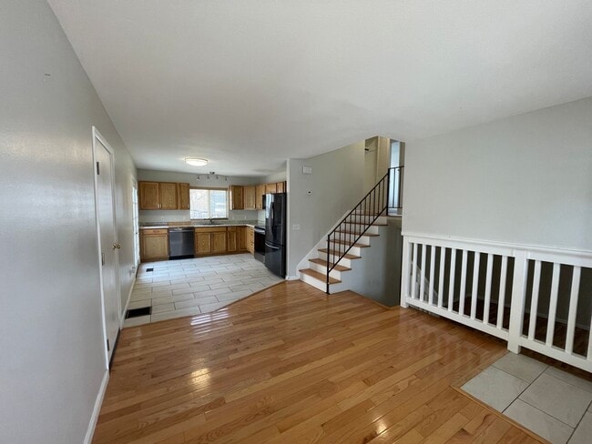 Building Photo - 2406 Bowen St