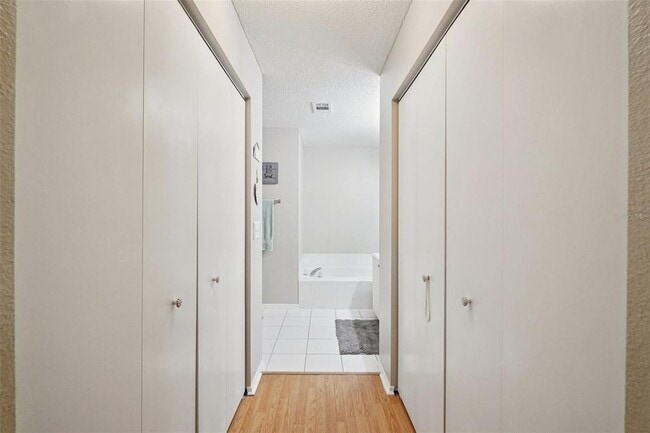 Building Photo - 2243 Andover Cir