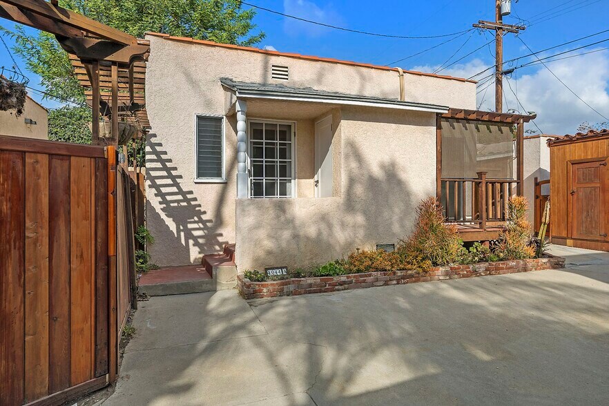 Building Photo - 4044 Huron Ave