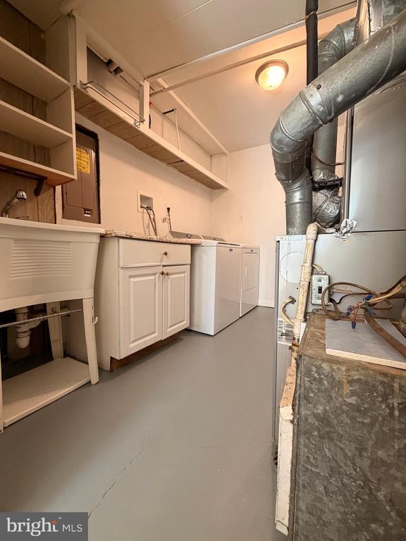Building Photo - 9115 Barrick St