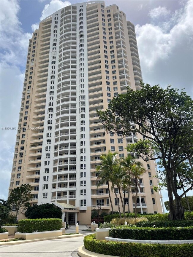 Building Photo - 808 Brickell Key Dr