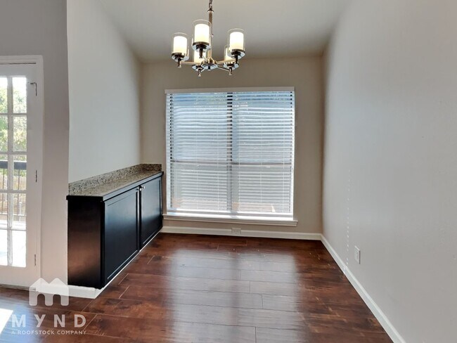 Building Photo - 7525 Holly Hill Dr