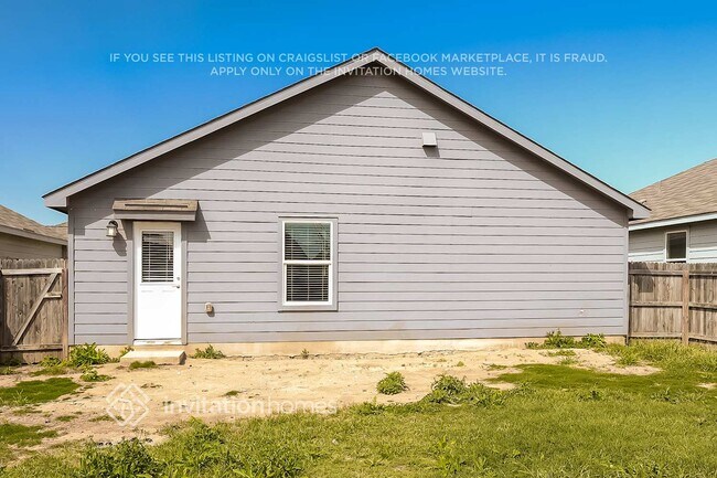 Building Photo - 922 Albatross Wy