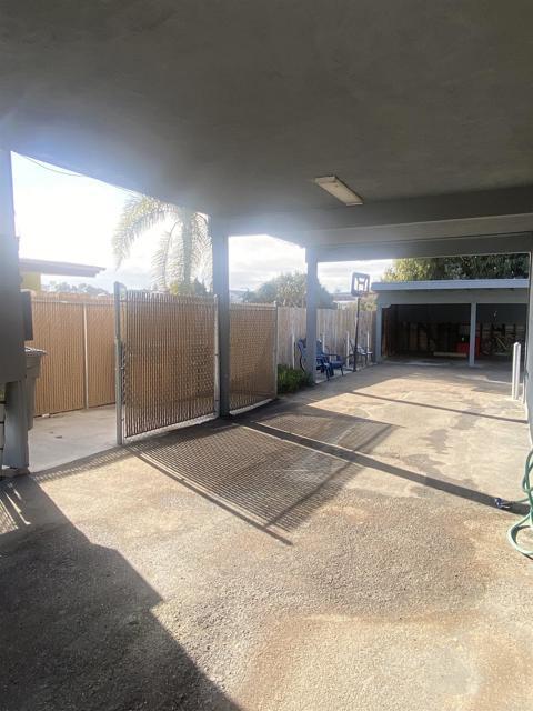 Building Photo - 721 S Cedros Ave