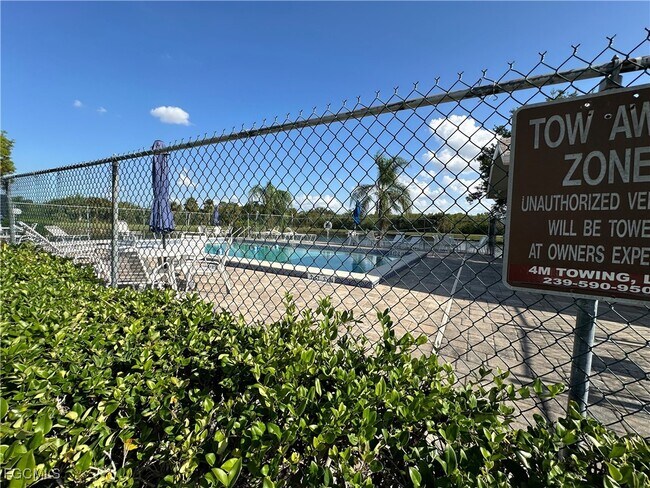 Building Photo - 15427 Crystal Lake Dr