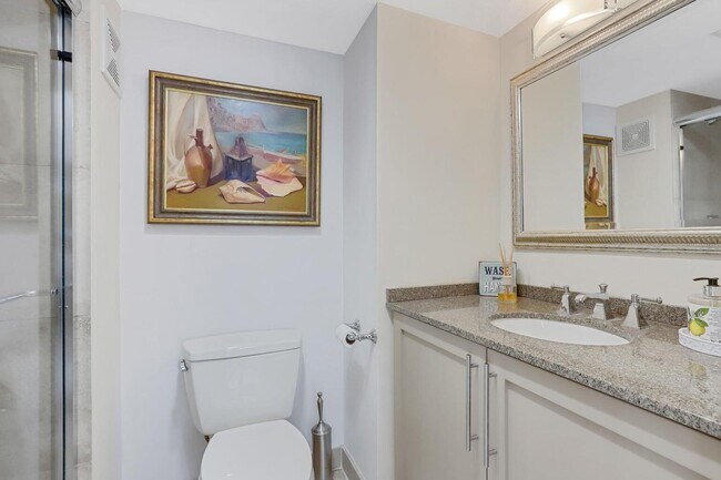Building Photo - 3221 S Ocean Blvd