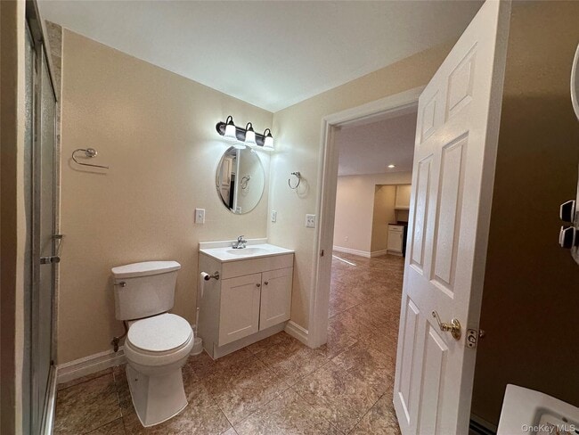 Building Photo - 27 Meadow St