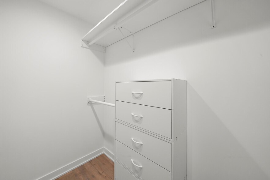 Building Photo - 2613 N Fairfield Ave