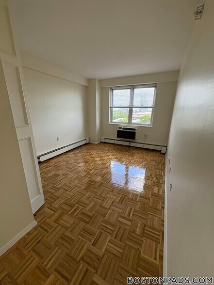 Building Photo - 185 Freeman St