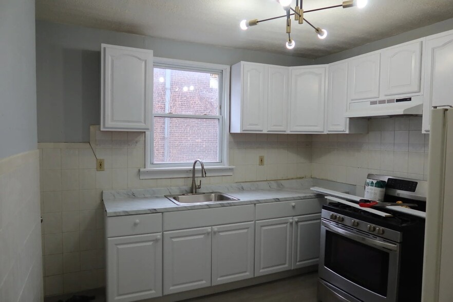 Building Photo - 195 Myrtle Ave