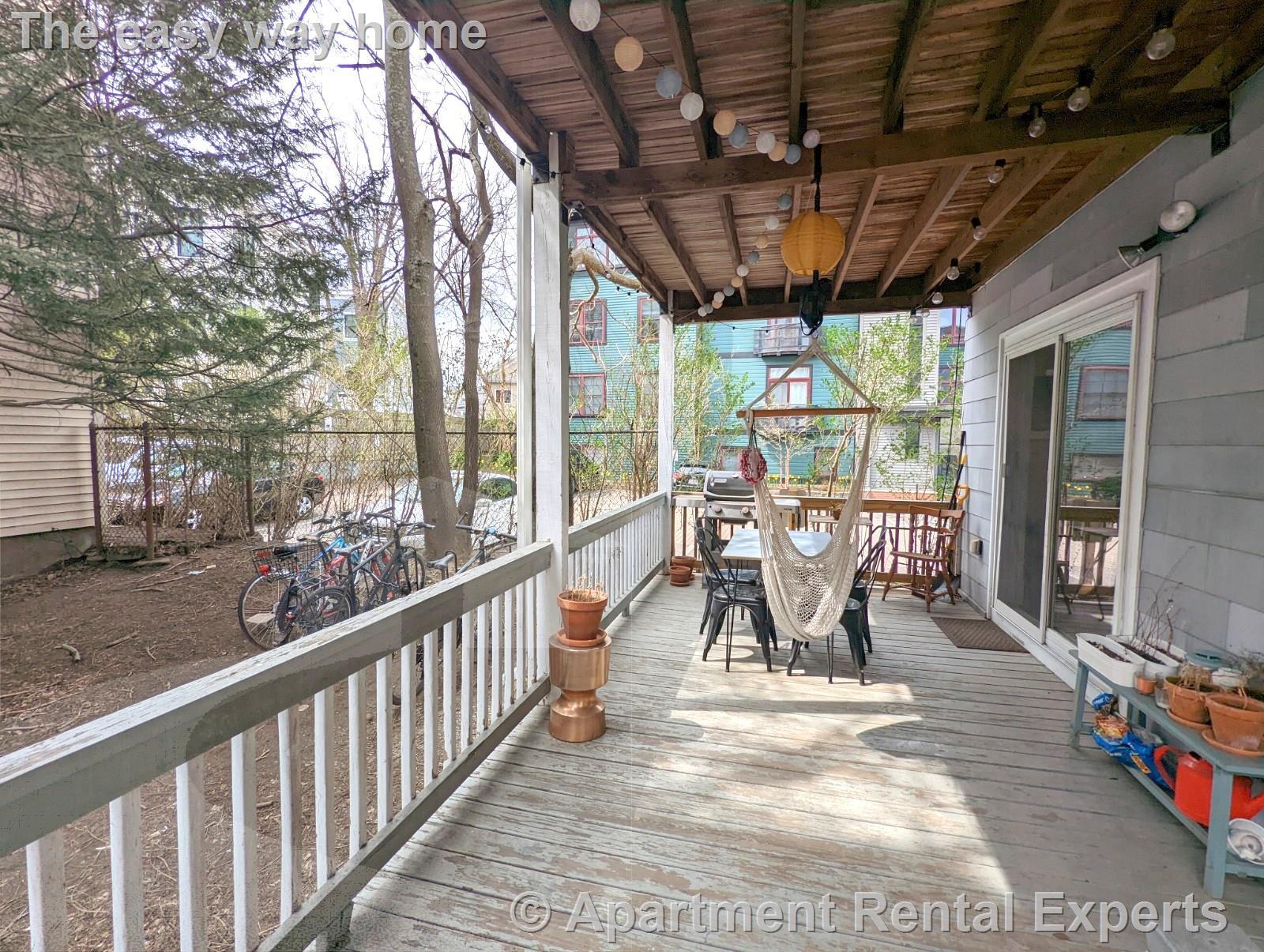 Building Photo - 392 Washington St