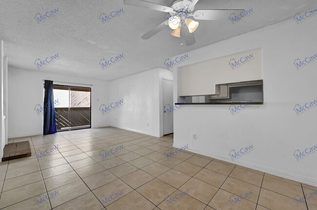 Building Photo - Updated Price!! Cute 2/2 Condo in Dallas!