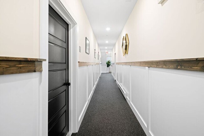 Building Photo - 6832 Ridge Ave