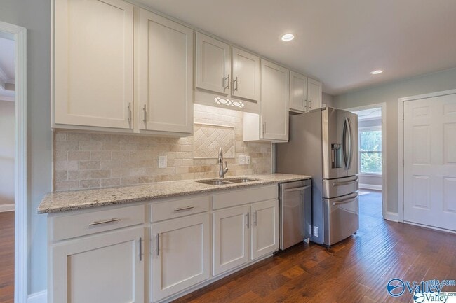 Building Photo - 103 Brownstone Dr