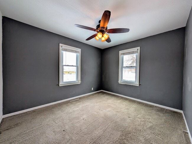 Building Photo - 1302 W Robinson St