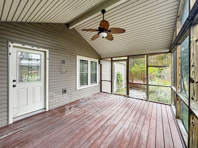 Building Photo - 229 Quenshukney Rd