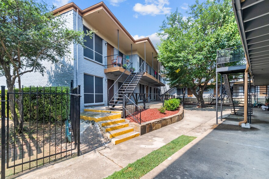 Primary Photo - Greenhill Apartments