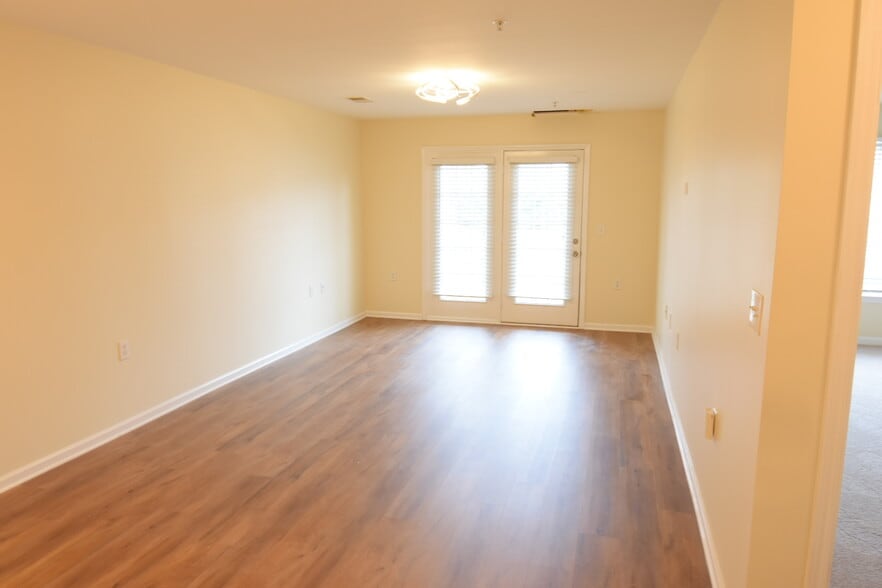 Building Photo - 632 Condo Club Dr