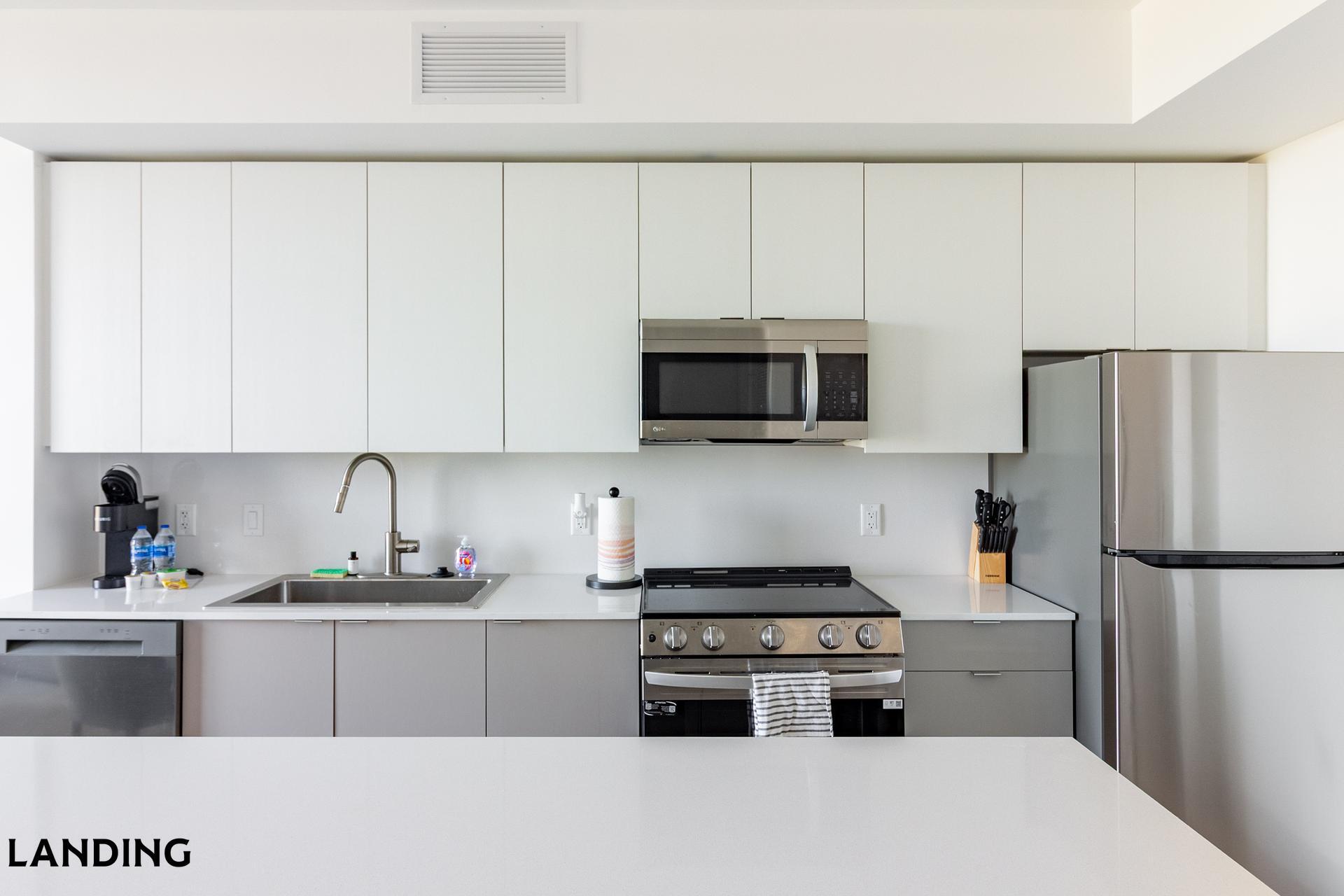 Building Photo - 1155 NE 126th St