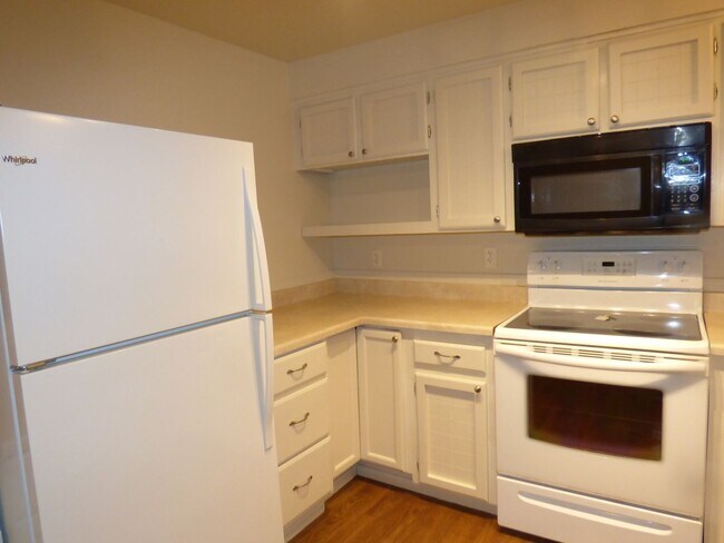 Building Photo - 3 bed 1 bath House