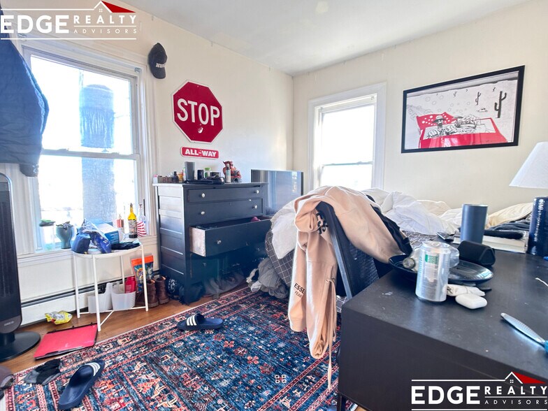 Building Photo - 38 Pratt St