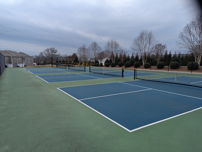 Building Photo - 2 Planters Pl