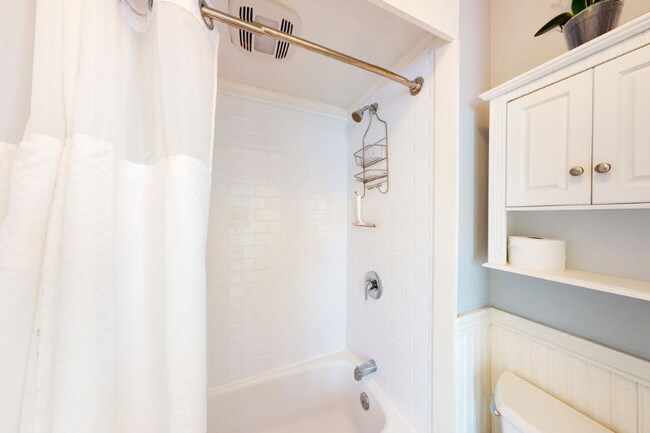 Building Photo - 23 Mechanic St