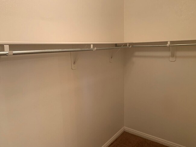 Building Photo - 4820 Palm Tree Ct