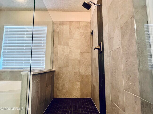 Building Photo - 1585 E Windy Willow Dr