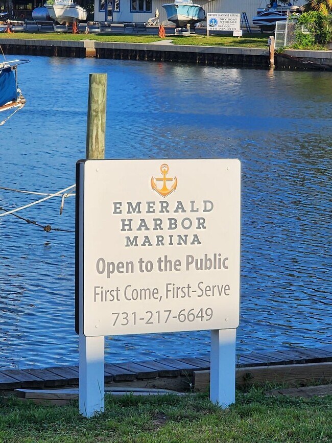 Building Photo - WATERFRONT ON WATSON BAYOU