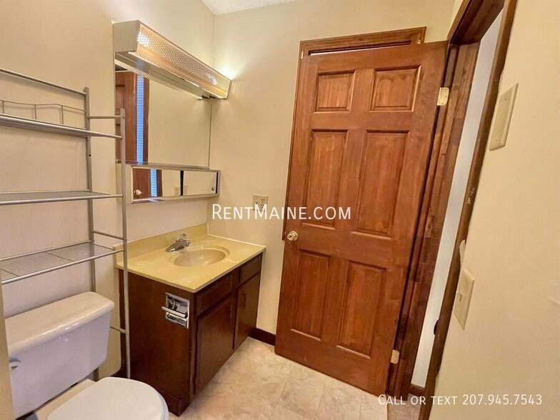 Building Photo - 202 Main Rd