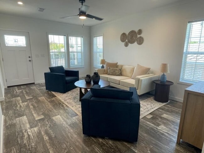 Building Photo - 5714 Blue Harbor Dr