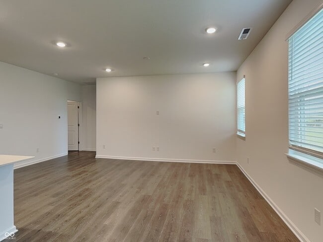 Building Photo - 1580 Hanover St