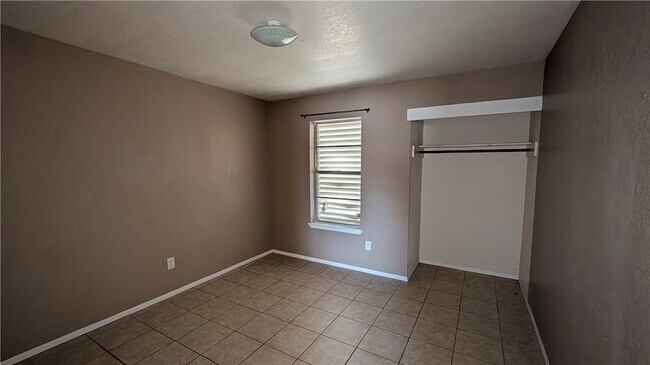 Building Photo - 9550 Waxwing St