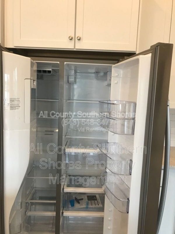 Building Photo - 877 Devon Estate Ave