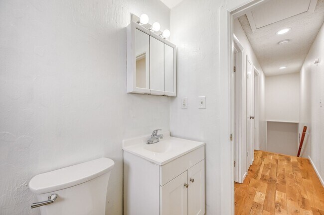 Building Photo - 2529 W Vermijo Ave