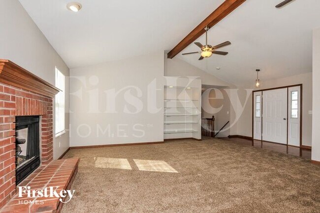 Building Photo - 2 Sassafras Parc Ct