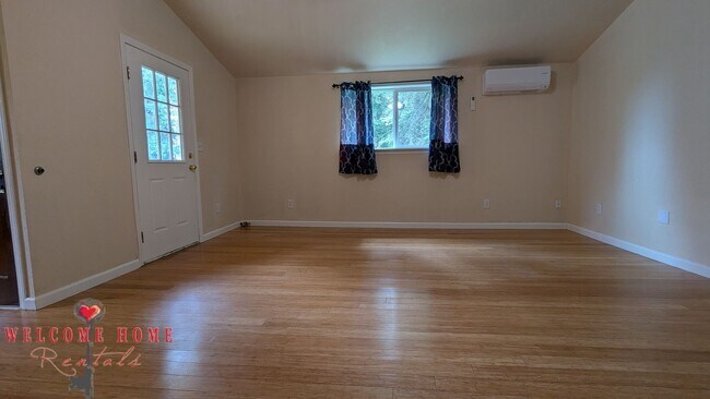 Building Photo - 8447 Delphi Rd SW