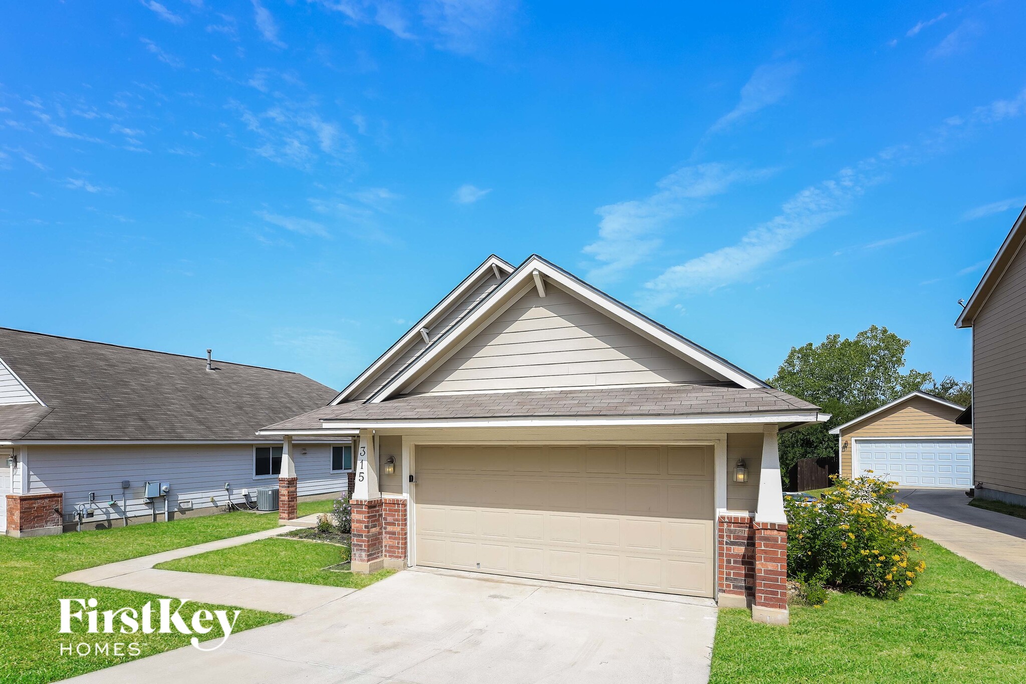 Building Photo - 315 Willow Grove Dr