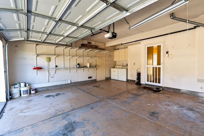 Building Photo - 10009 Kika Ct