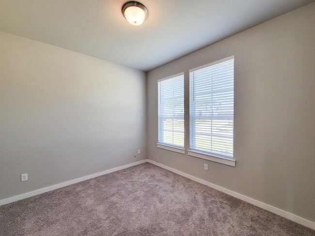 Building Photo - 2905 Terrace Grove Dr