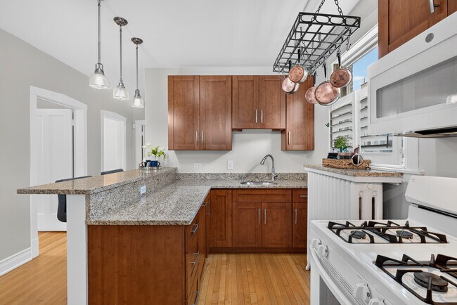 Building Photo - 414 S Harvey Ave
