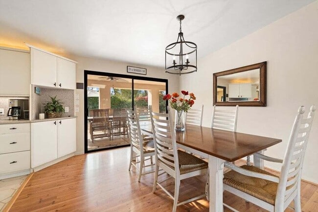 Building Photo - 74681 Peppertree Dr