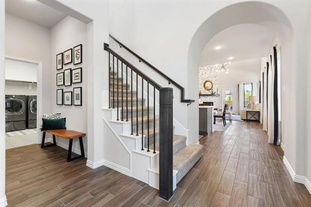 Building Photo - 816 Brenham Ave