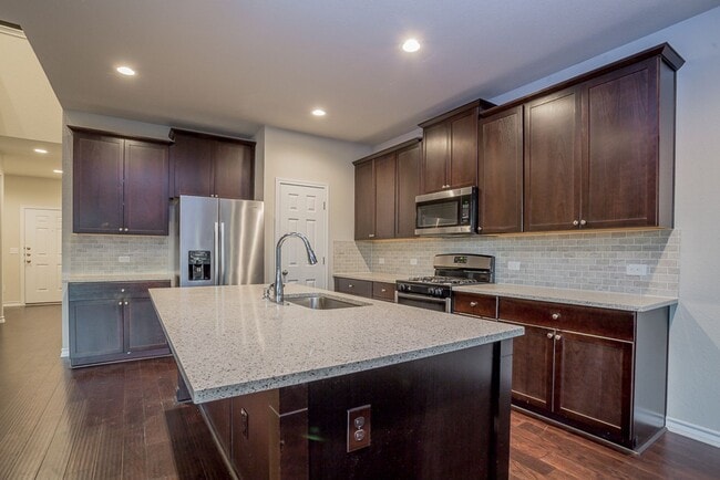 Building Photo - 1348 Eagle Ray St