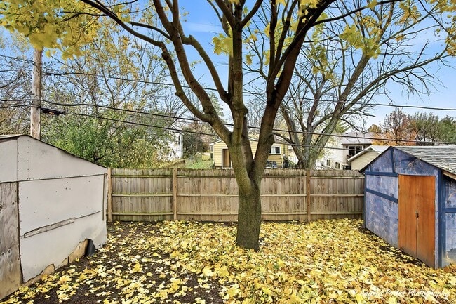 Building Photo - 1219 Brentwood Dr